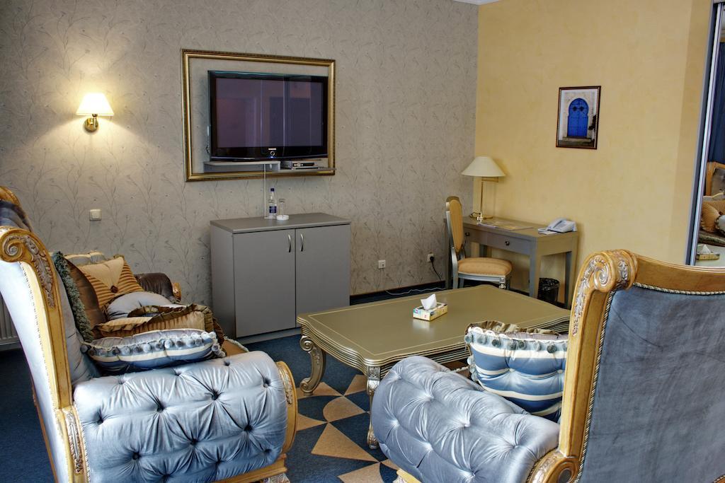 Premier Hotel Shafran Sumy Quarto foto