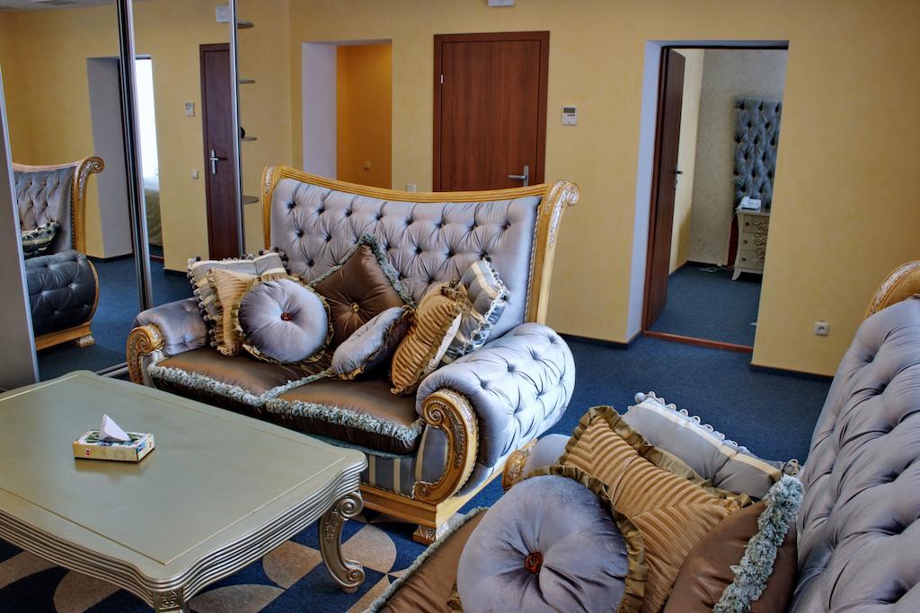 Premier Hotel Shafran Sumy Quarto foto