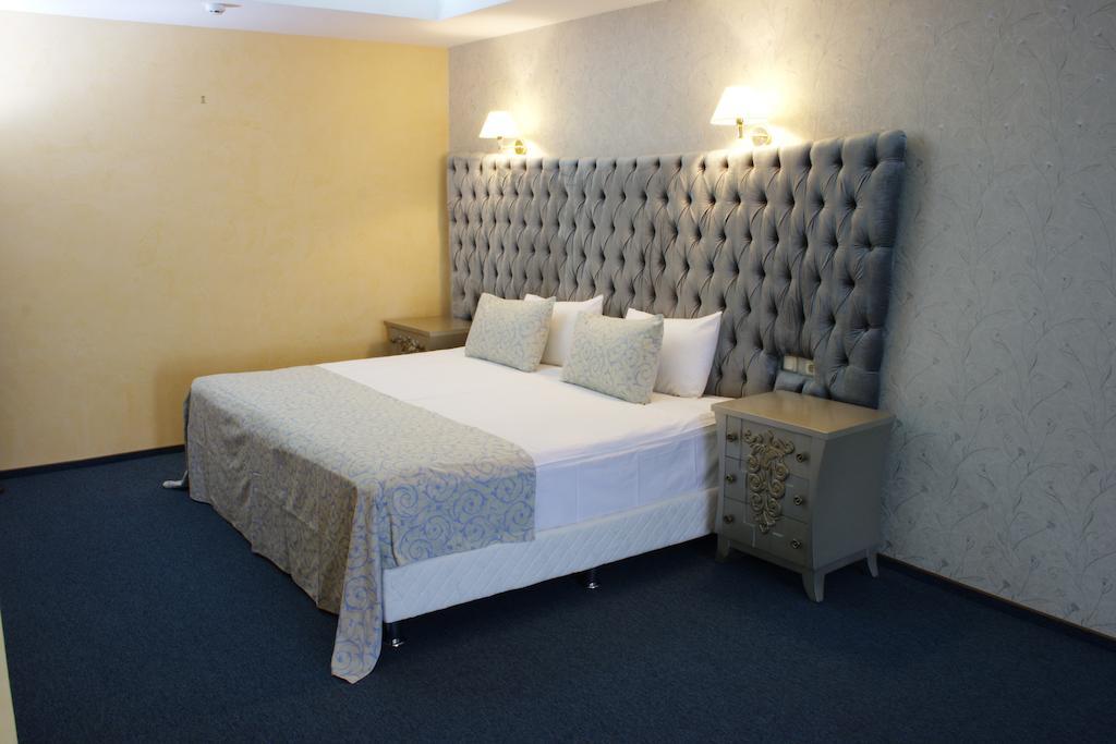 Premier Hotel Shafran Sumy Exterior foto